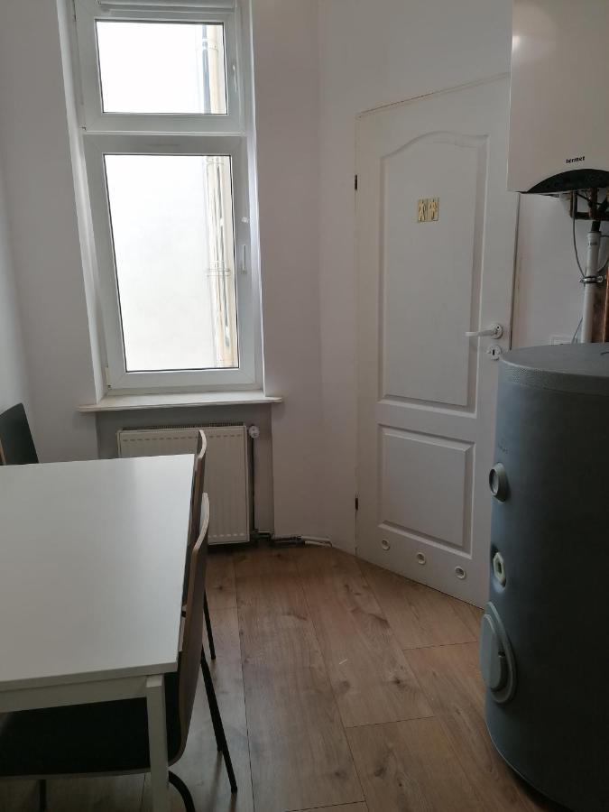 Hostel Tulip - Pokoj 7 Ze Wspolna Lazienka I Kuchnia シュチェチン エクステリア 写真