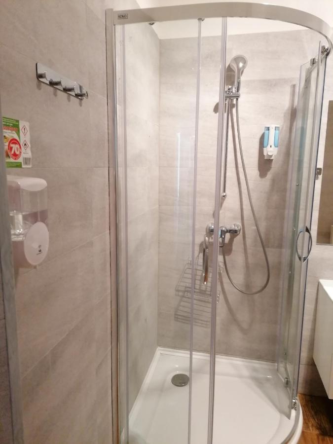 Hostel Tulip - Pokoj 7 Ze Wspolna Lazienka I Kuchnia シュチェチン エクステリア 写真